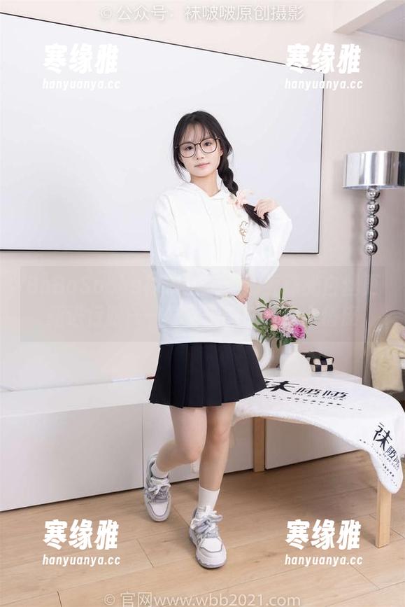 BoBoSocks袜啵啵 - 小甜豆珠光白丝更新进行时——打着透明旗号的小俏皮