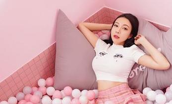 Feilin嗲囡囡 – 制服合集：一秒钟陷入流氓小巫女的“魔力”中！
