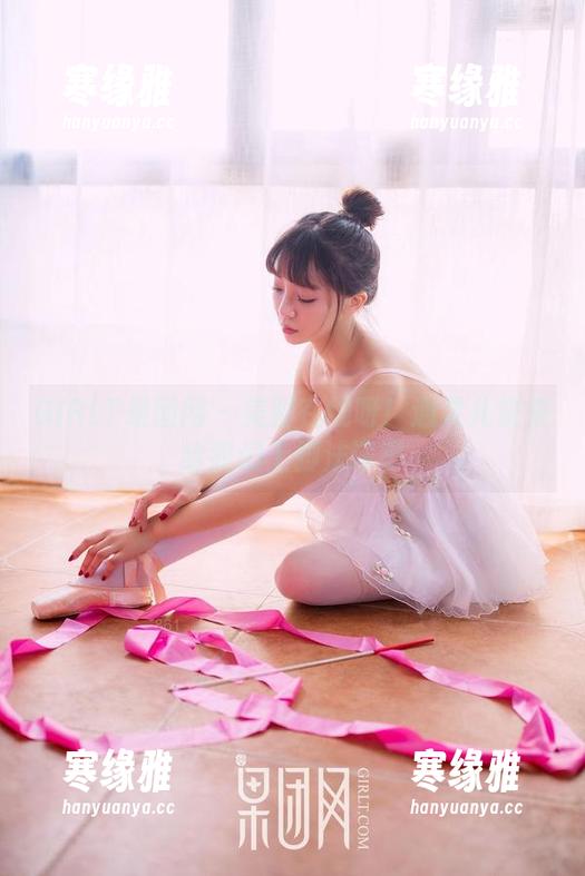 GIRLT果团网-通灵儿 GIRLT果团网 - 美脚在线呀!通灵儿快来给我们上脚法课吧