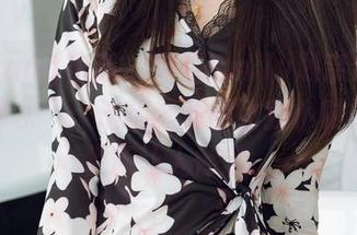 HuaYang花漾 – 遇见Emily顾奈奈酱的“死库水”：这精选原图比我小时候的泳装还让人怀念。