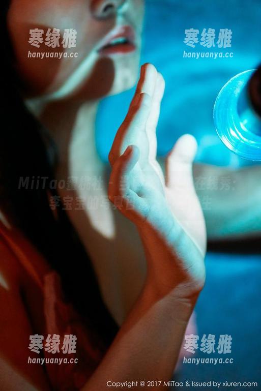 MiiTao蜜桃社 - 当居家照变成在线秀：李宝宝的写真日常，妙趣横生