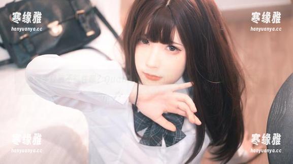 谁说牛仔裤不能性感？Quan冉有点饿的精选写真反正不给你留活口！