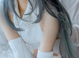 Quan冉有点饿：精选写真中电锯人玛奇玛的变身时刻