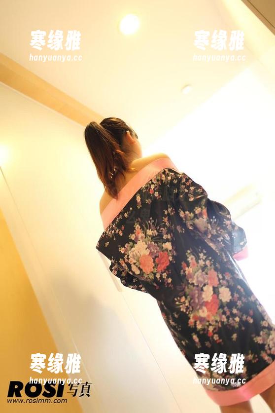 ROSI写真 麻烦请解释,ROSI的美脚分享到底是什么鬼