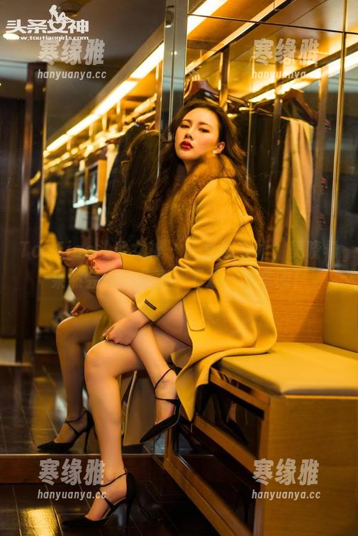 TouTiao头条女神-莫晓希 TouTiao头条女神 - 一身连衣裙,莫晓希果然会玩,分享一下这一波美图!