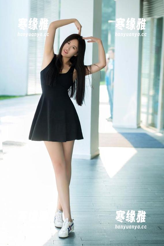 TuiGirl推女郎 - 在沙子里翻滚的娜露：海边作品集出炉，必看！