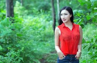 TuiGirl推女郎 – 一眨眼，王李丹尼的短裤已经把我的视线锁定了，原图里能找到答案吗？