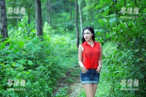 TuiGirl推女郎 - 一眨眼，王李丹尼的短裤已经把我的视线锁定了，原图里能找到答案吗？