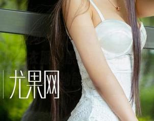 UGirls尤果网 – 就这皮衣？佟蔓把它演绎得不仅仅是衣服，原图满满的态度，大概只有她能做到。