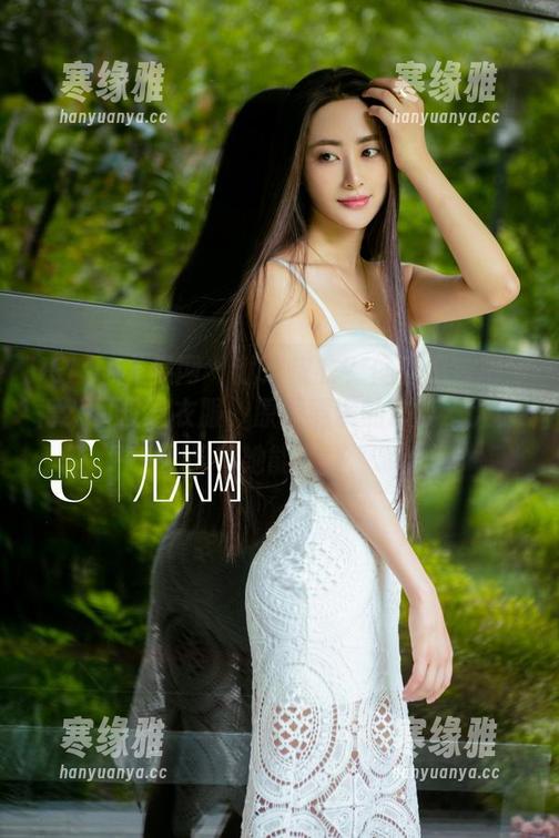 UGirls尤果网 - 就这皮衣？佟蔓把它演绎得不仅仅是衣服，原图满满的态度，大概只有她能做到。