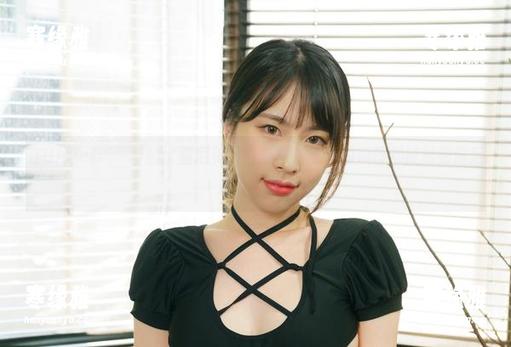 在Uhye(이유혜)的比基尼美图合集里，夏日的烦恼都被抛到脑后了