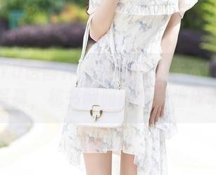 XIAOYU语画界 – 说好的冯木木LRIS私房写真，秘书制服能有多俏皮呢？