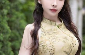 Xiuren秀人网 – Nic妮可可在免费图包中化身学姐，看到她只是看个图包就心痒痒。
