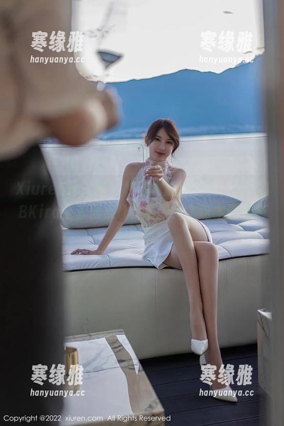 Xiuren秀人网 - 校园也能这么美，大橘BBKira全套图集让你重新爱上这本该无聊的地方。