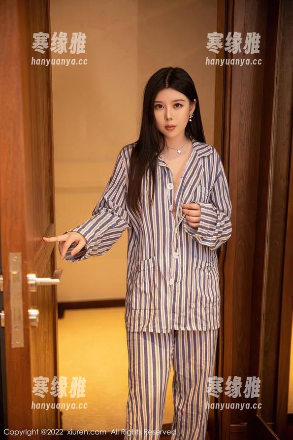 Xiuren秀人网 - 尝试以全面的视角看待娜娜baby的全套制服，反正图片得多多益善。
