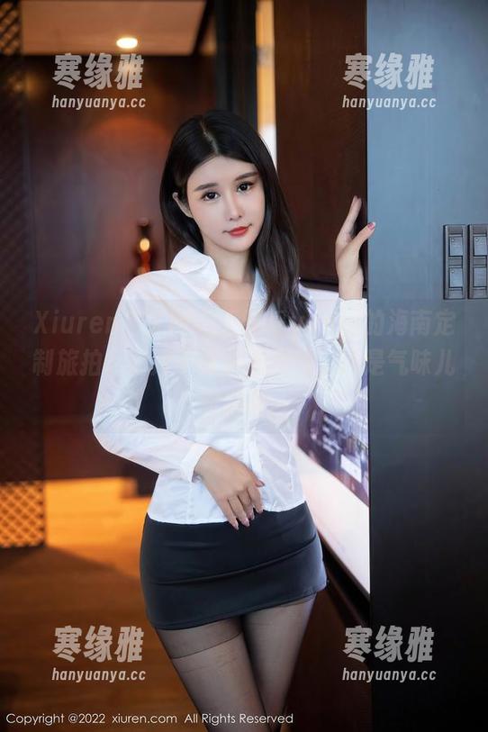 Xiuren秀人网 - 王馨瑶yanni的海南定制旅拍，图片不再只是图片，还是气味儿和温度。