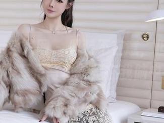 Xiuren秀人网 – 假装不在意，但金小依的全套比基尼写真总是在我脑中打转。
