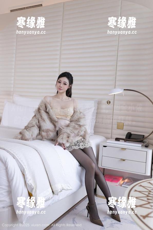 Xiuren秀人网 - 假装不在意，但金小依的全套比基尼写真总是在我脑中打转。