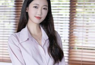 Xiuren秀人网 – 在麦琪绫冰激淋的教室，原图分享：下课后人人都想的只是一句话——好想继续看她的图！