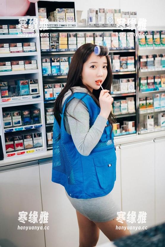 看完yeeun孙乐乐的丝袜，感觉每条腿都在邀请我。