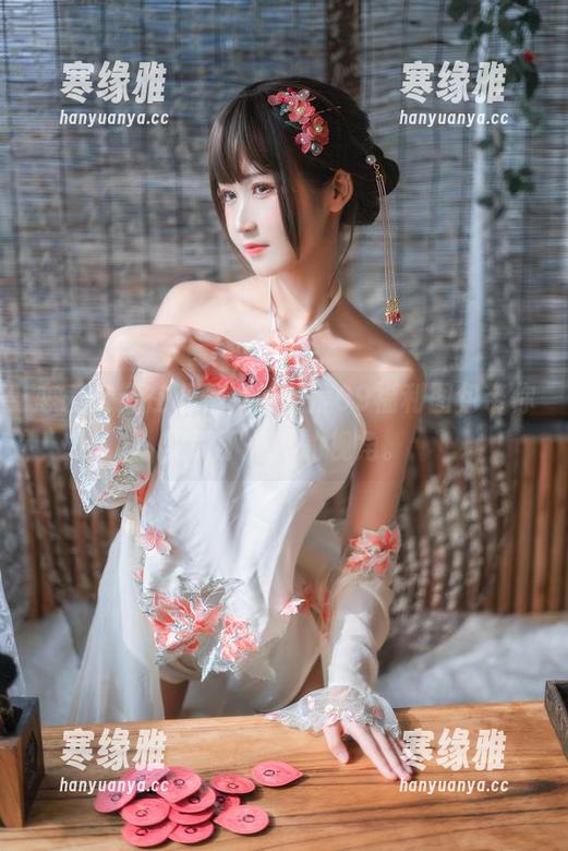 恋爱交错在小黄帽，三度69福利图包带你见识不一样的视角。
