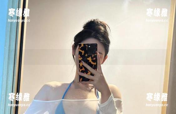 微密圈 - 不爱笑的赛琳的短裙：原图！你准备好被撩到了吗？