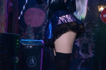 舞娘下载中，九言的画面有时就像在撩拨心弦？！