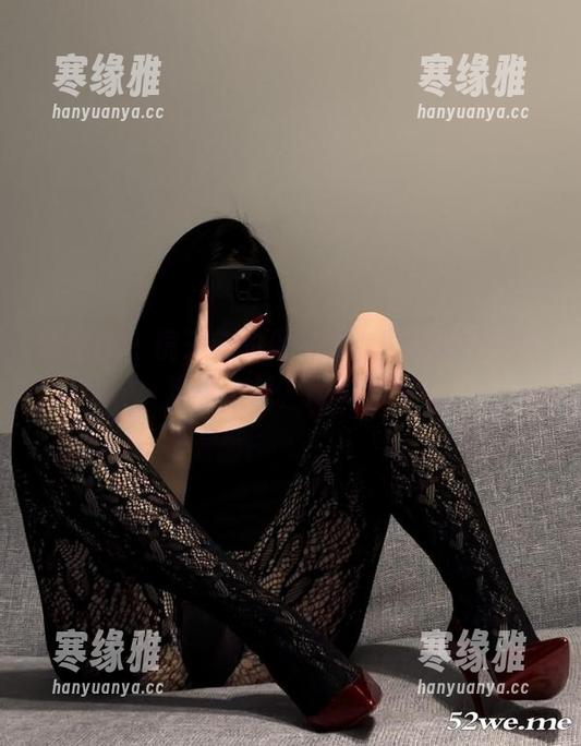 保守的二舅妈 微密圈 - 镜子前的保守的二舅妈大放异彩:观看合集,趣味横生!