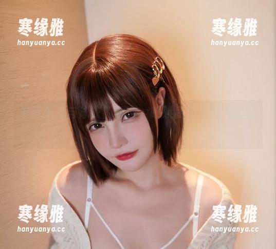 千夜未来与泳衣的组合，呼唤我千夜不眠的写真梦啊。