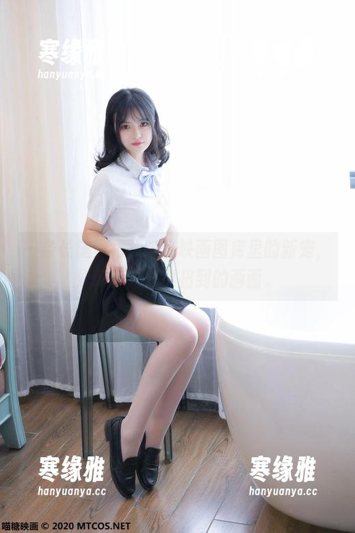 喵糖映画 一条长腿黑裙,喵糖映画图库里的新宠,分享脖子都要扭到的画面。
