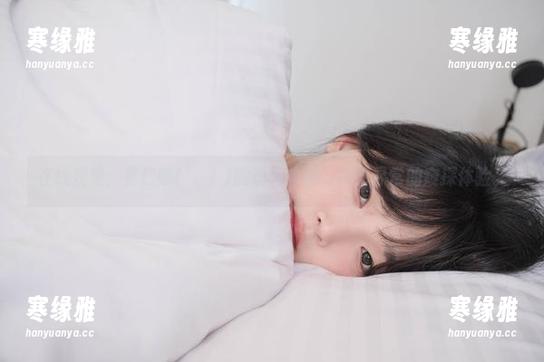 在线观望：姜仁卿(강인경)的透明作品，不同寻常的窥探体验。