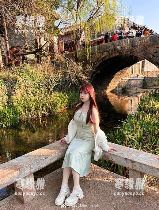 宝儿mysterial的居家日常，写真集里藏着各种小心思。