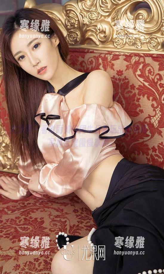 尤果网 - 看琳丽如何用牛仔裤玩出新花样，写真合集慢慢享用。