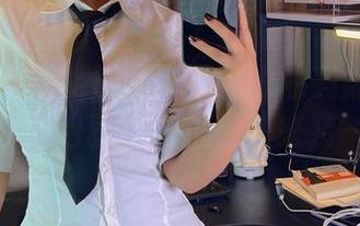 微密圈 – 谁能拒绝张思允的油亮黑丝制服？福利图包就在这里，快来装一装！