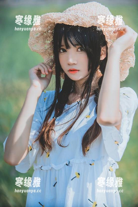 美图中的桜桃喵，仿佛无圣光的秘密，啊，这味儿！