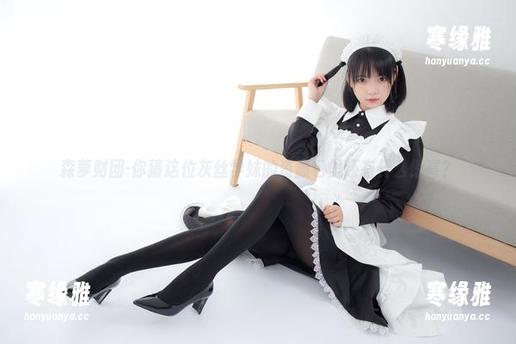 森萝财团-你猜这位灰丝学妹的资源包里还有什么惊喜？