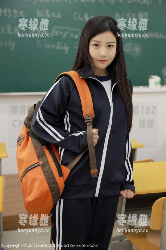 模范学院-李雅柔182CM 模范学院 - 是的,你没看错!李雅柔182CM的最新照片带来不一样的夏天,辣得我心脏都加速了。