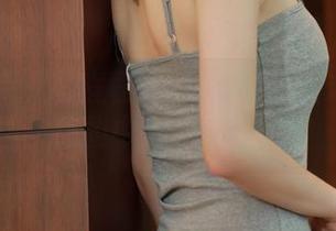 模范学院 – 看程程CC如何以女王之姿征服这组套图，优雅中透着一丝挑衅，嘘……