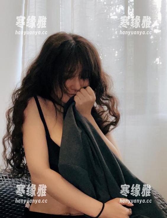 灰丝与樱晚gigi，两个元素怎么就是这么契合？原图秒变壁纸，就等着用！
