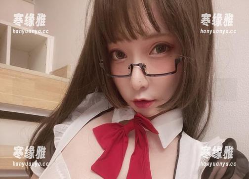 次屁啦私拍：当高跟鞋遇上这个姿态