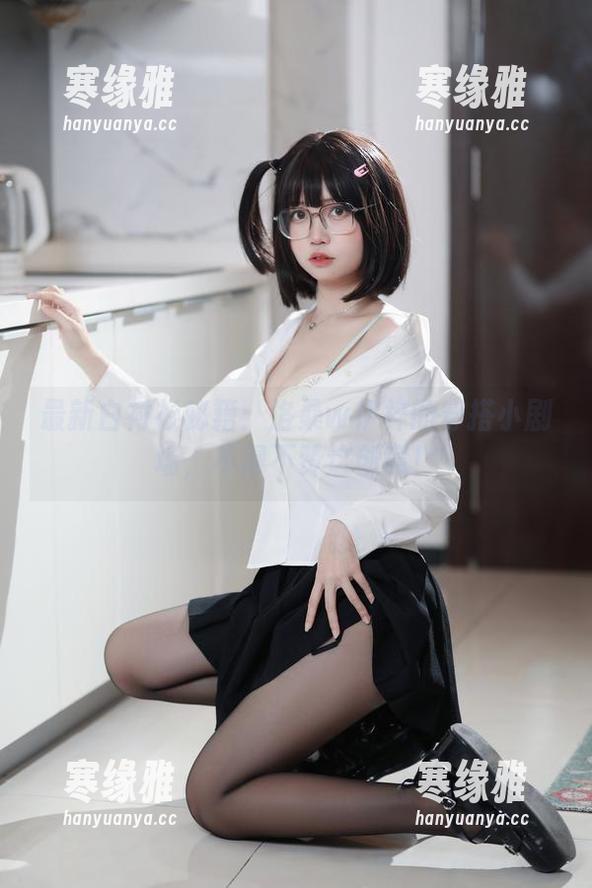 最新白衬衫秘籍：洛桑w伊梓的穿搭小剧场，不得不赞这创意！