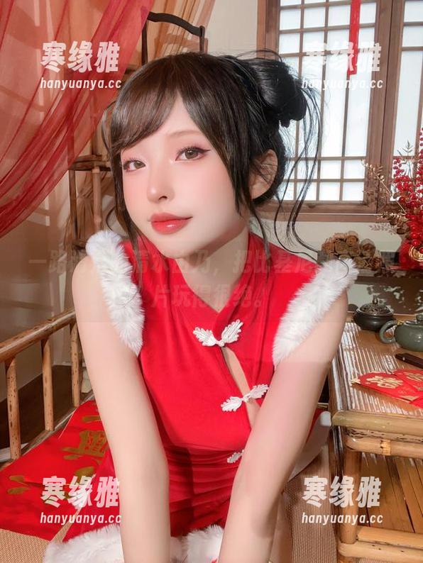 一路滑落的清水由乃，把比基尼和高清照片玩得很绝。