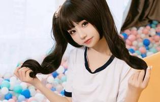 无圣光下的爆机少女喵小吉运动姿势，真是个谜团