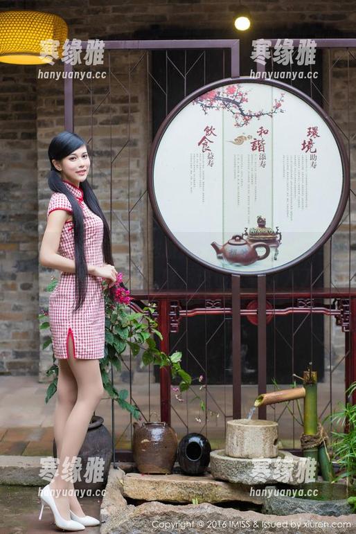 爱蜜社 - 美腿无法抗拒，黄歆苑的在线写真让人目不转睛，唉，这也太吸引人了。