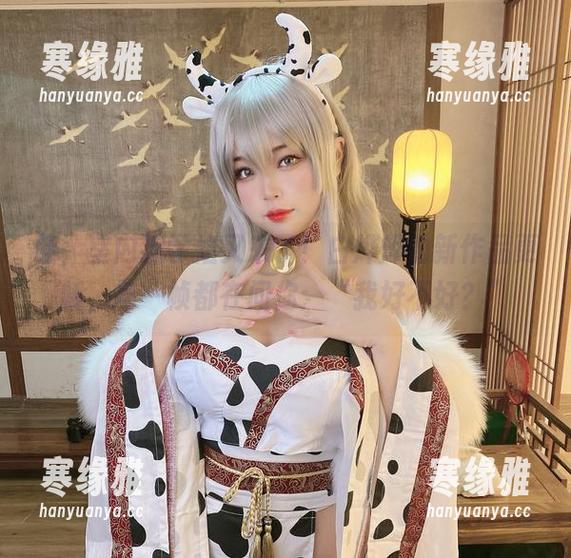 哇，室内狼学姐又来了！白烨烨的新作品更新，每一帧都在问你：“我好不好？”