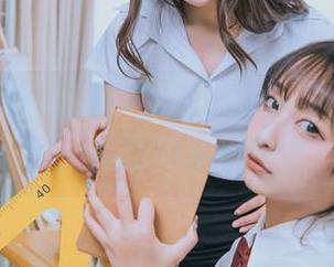 电子相册新看点：神乐坂真冬的系带胶衣加持，高清效果出乎意料