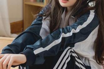 当神沢永莉遇上圣诞：私拍合集里的Suiri少女，奇迹不止一点点