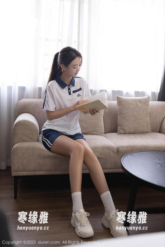 秀人网 - 看！卓芷伊EricA职业装合集，谁说职场不能穿得有趣点？