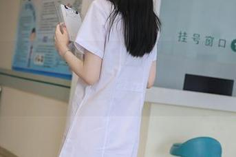 秀人网 – “呆呆的瑞bb”的厨娘图包：当料理变身为秀场！