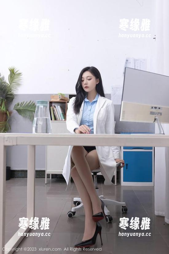 秀人网 - 安然anran比基尼高清佳作，想问问你们要不要搬家到海边？